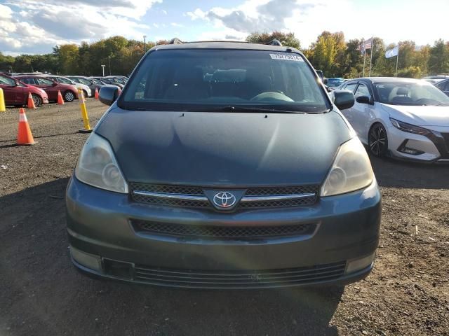 2005 Toyota Sienna XLE