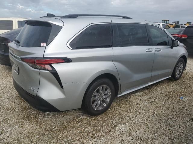 2021 Toyota Sienna XLE