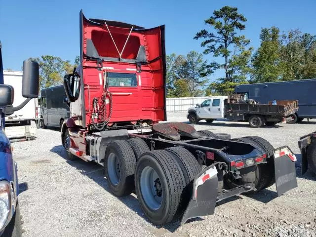 2020 Volvo VNR