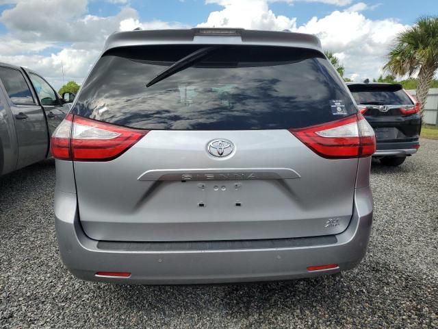 2018 Toyota Sienna XLE