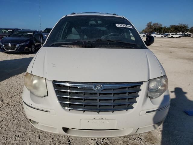 2005 Chrysler Town & Country Limited