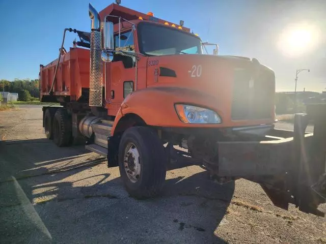 2010 Kenworth Construction T400