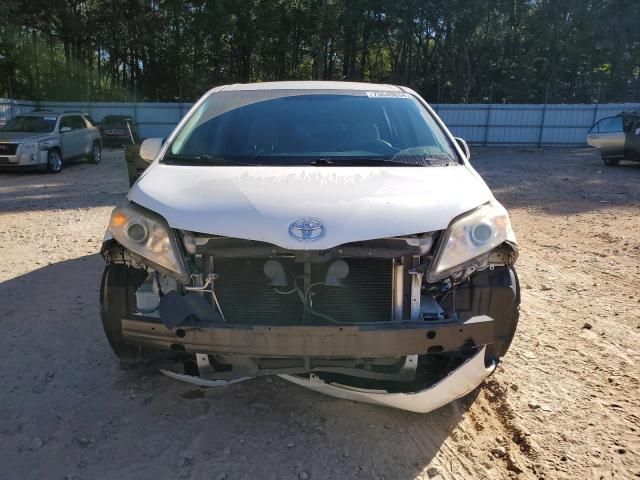 2011 Toyota Sienna LE