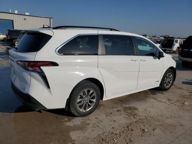 2021 Toyota Sienna LE