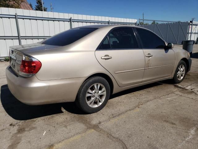 2005 Toyota Camry LE