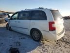 2014 Chrysler Town & Country Touring L