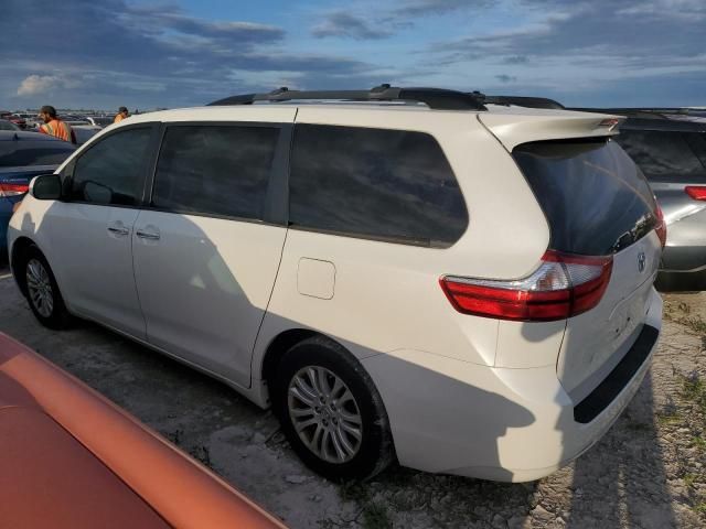 2016 Toyota Sienna XLE