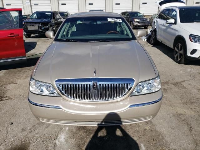 2010 Lincoln Town Car Signature Limited