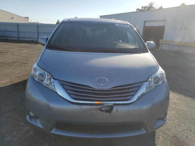 2017 Toyota Sienna XLE