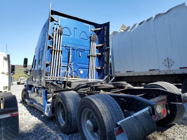 2019 Freightliner Cascadia 126