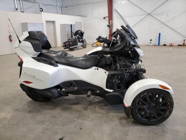 2018 Can-Am Spyder Roadster RT