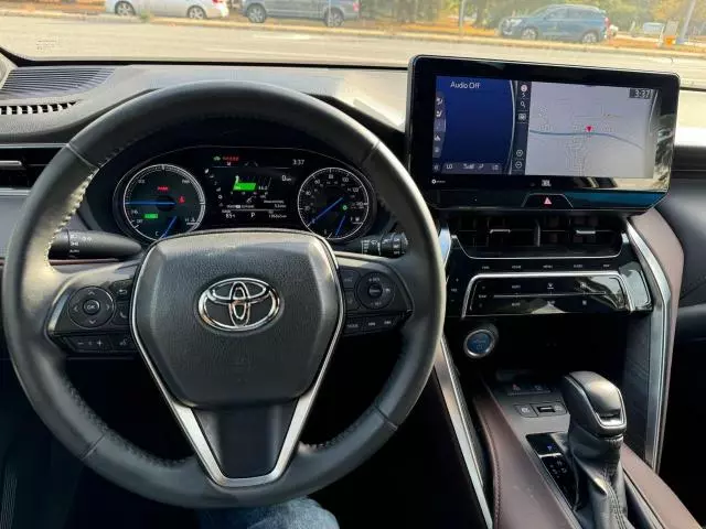 2022 Toyota Venza LE