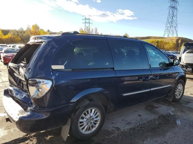 2004 Chrysler Town & Country EX