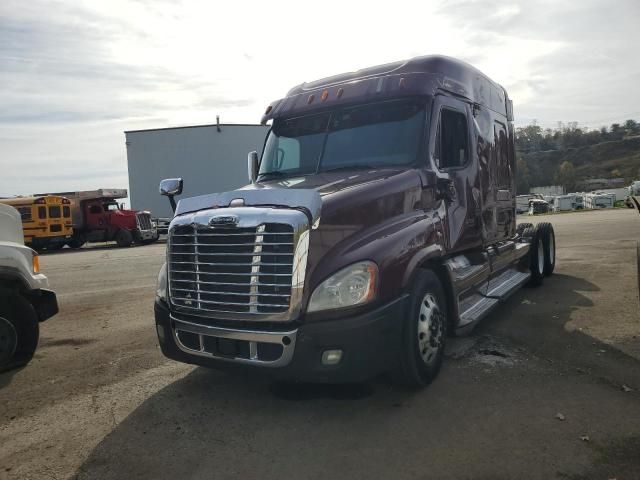 2013 Freightliner Cascadia 125