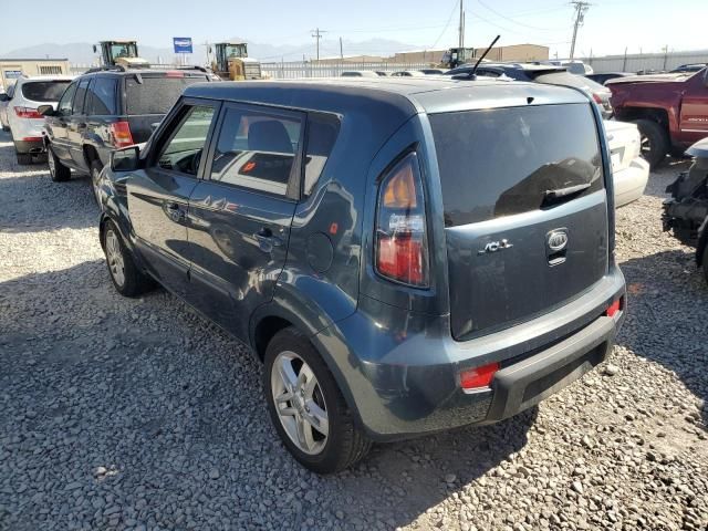 2011 KIA Soul +