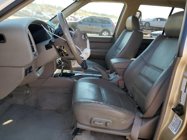 2004 Nissan Pathfinder LE