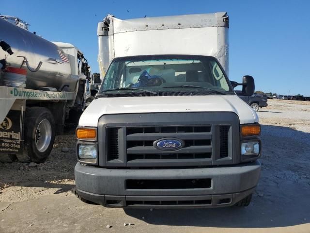 2017 Ford Econoline E350 Super Duty Cutaway Van