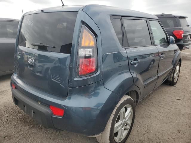 2011 KIA Soul +