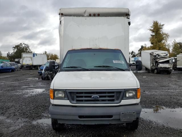 2003 Ford Econoline E450 Super Duty Cutaway Van