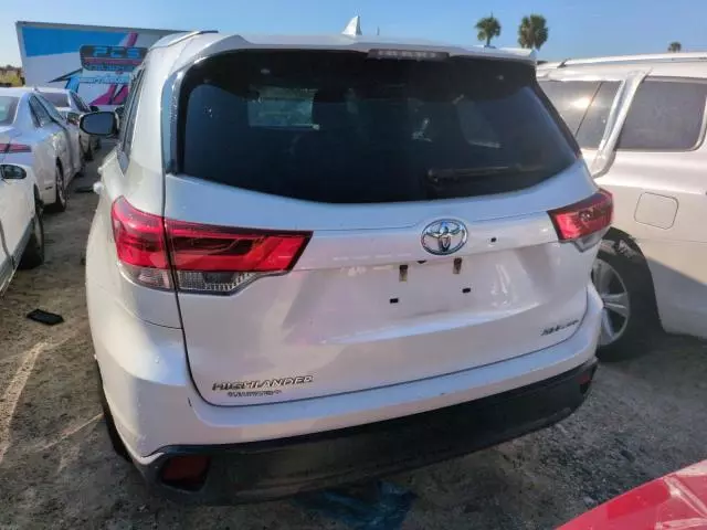 2018 Toyota Highlander SE