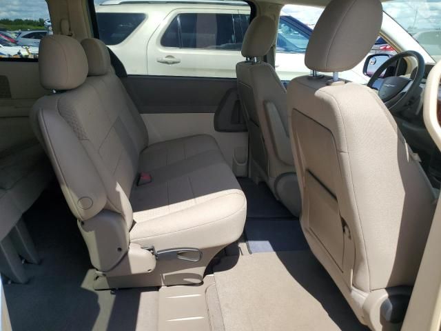 2008 Chrysler Town & Country LX