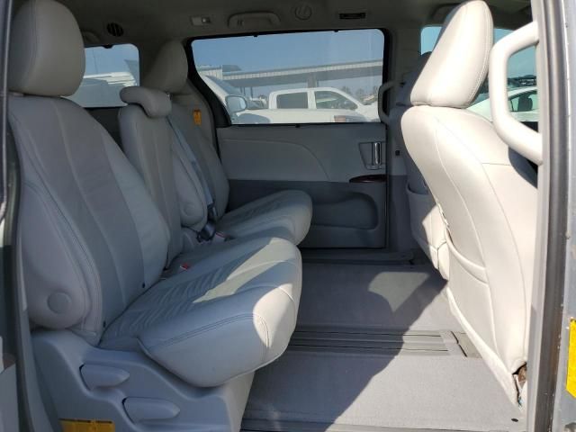 2014 Toyota Sienna XLE