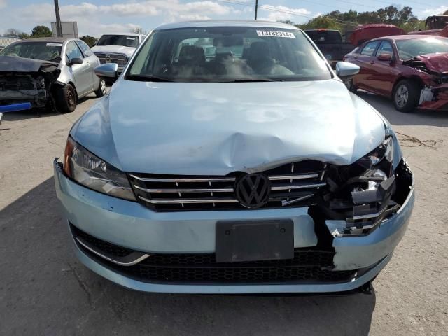 2012 Volkswagen Passat SEL