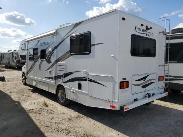 2013 Ford Econoline E450 Super Duty Cutaway Van