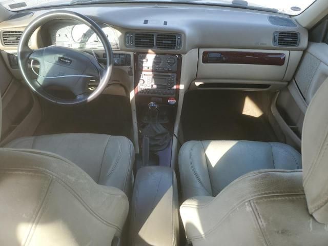 2000 Volvo V70 Base