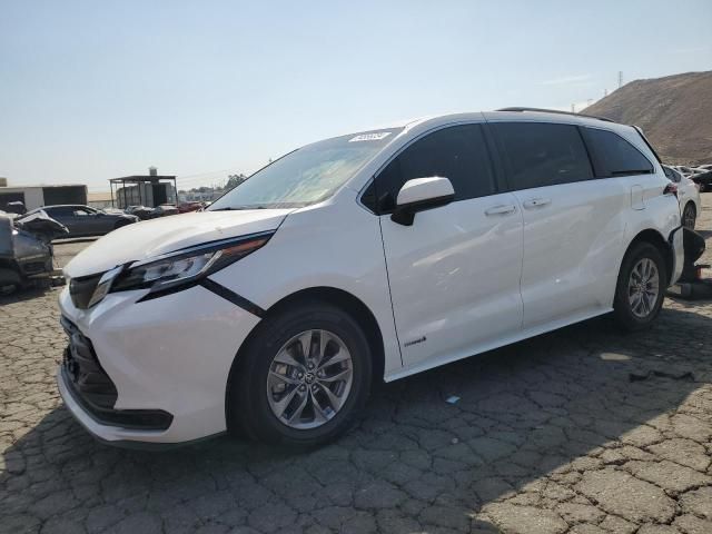 2021 Toyota Sienna LE