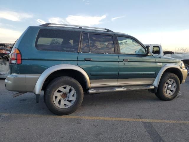 2004 Mitsubishi Montero Sport XLS