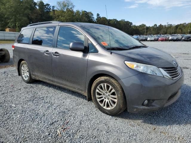 2012 Toyota Sienna XLE