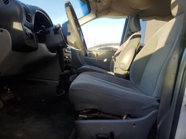 2005 Dodge Grand Caravan SE