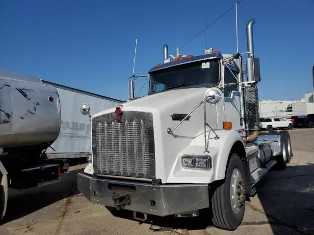 2009 Kenworth Construction T800