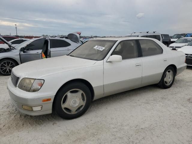 2000 Lexus LS 400