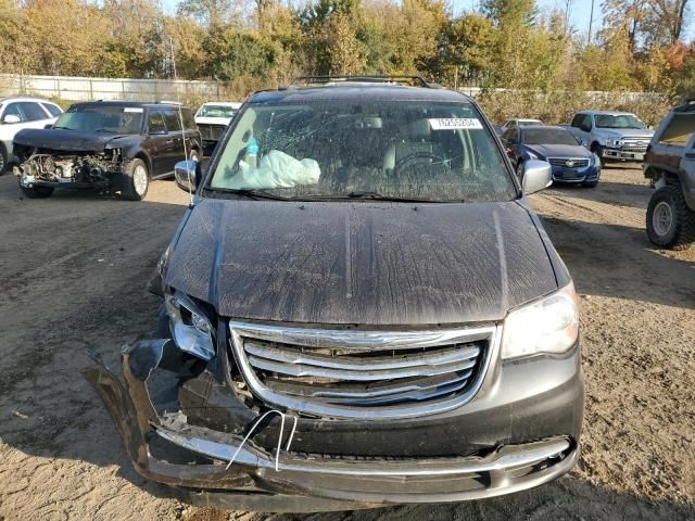 2015 Chrysler Town & Country Touring L