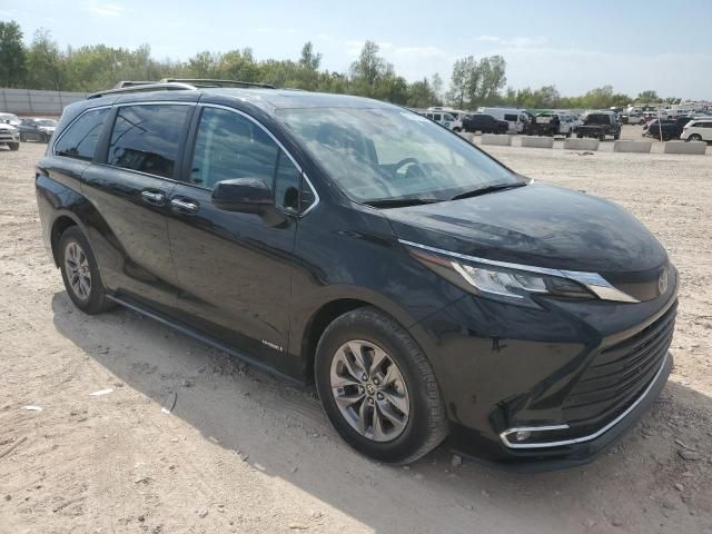 2021 Toyota Sienna XLE