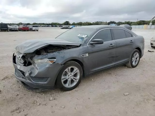 2015 Ford Taurus SE