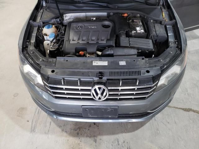 2013 Volkswagen Passat SEL