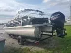 2016 Suntracker Fish Barge