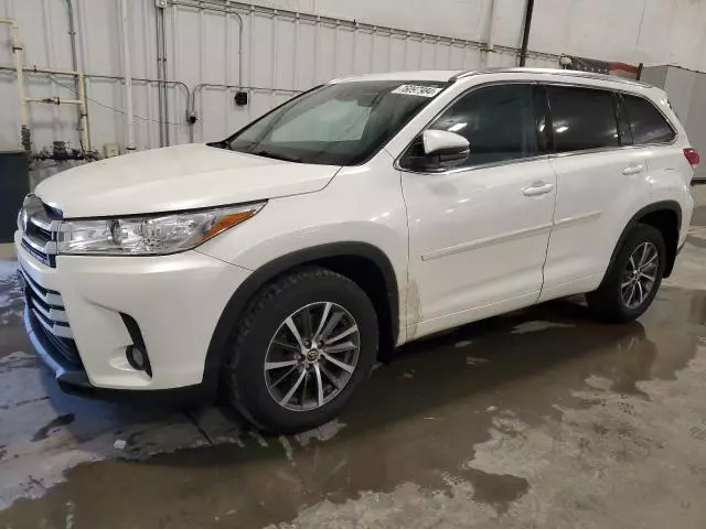 2017 Toyota Highlander SE