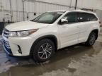 2017 Toyota Highlander SE