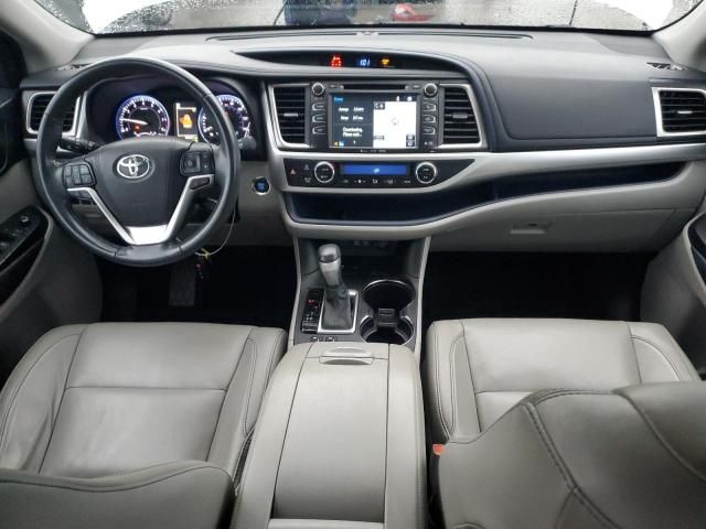 2017 Toyota Highlander SE