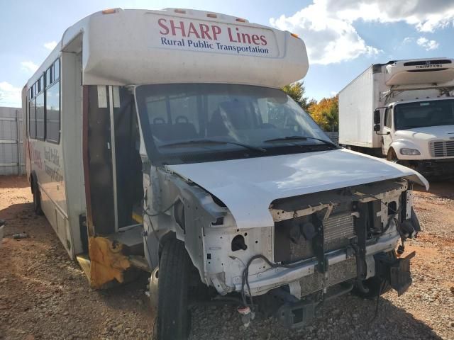 2019 Ford Econoline E450 Super Duty Cutaway Van