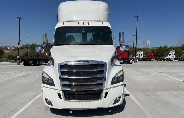 2019 Freightliner Cascadia 116