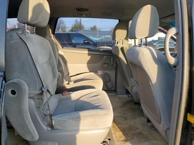 2010 Toyota Sienna CE