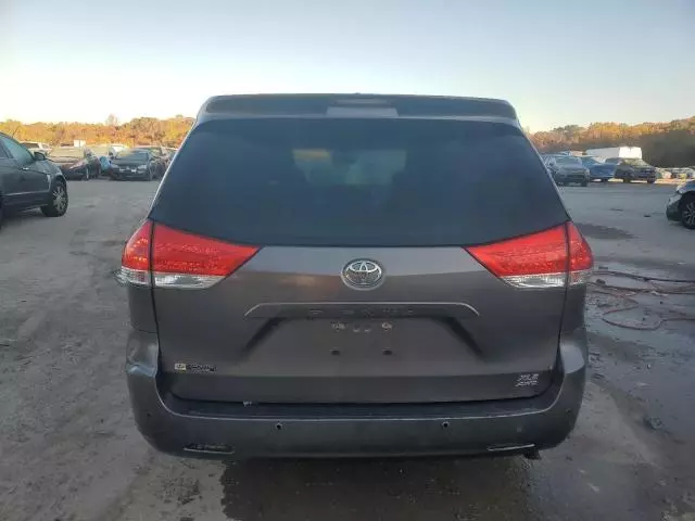 2013 Toyota Sienna XLE