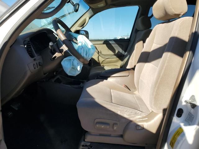 2004 Toyota Sequoia SR5