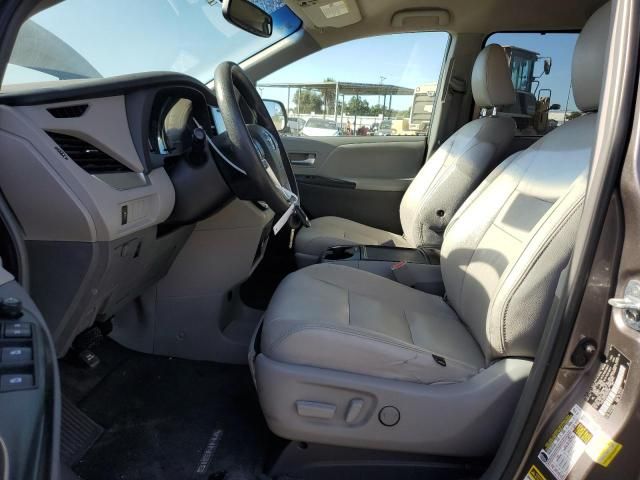 2015 Toyota Sienna LE