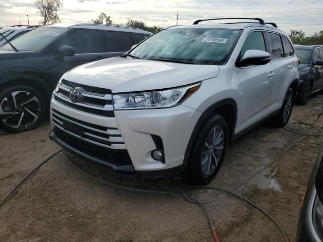 2019 Toyota Highlander SE